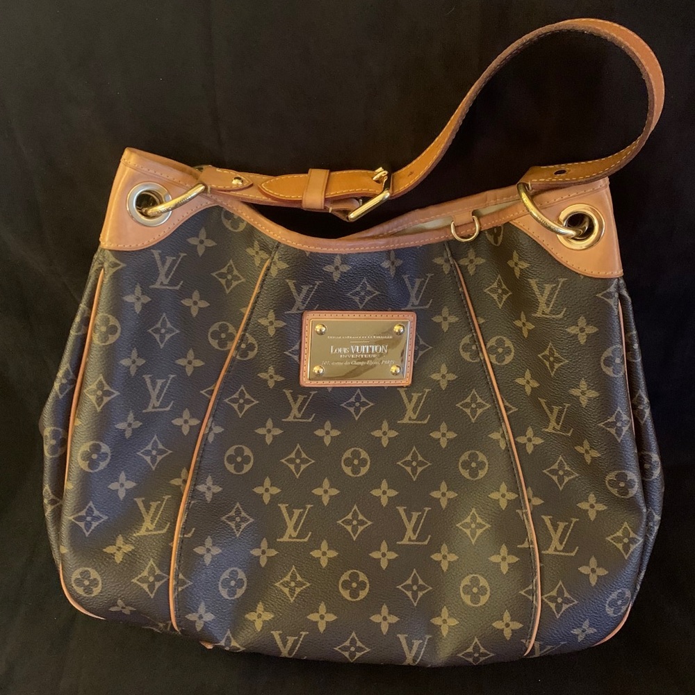 Auth Louis Vuitton Inventeur gold plaque bag